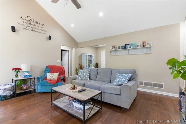 $435,000 | 1117 Lakeview Drive, Borden, IN 47106