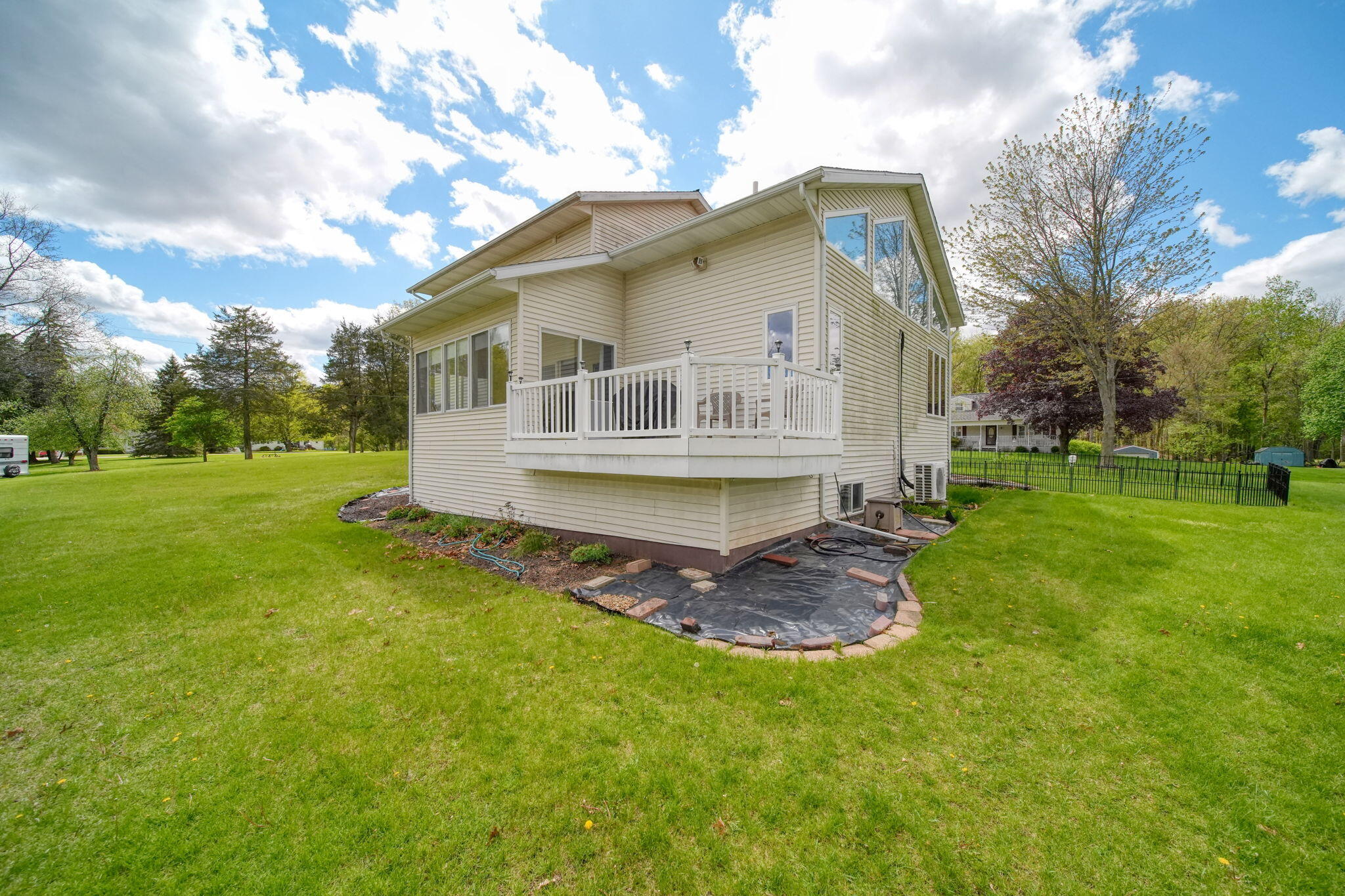 7155 Bayview Road Jackson, MI 49201 - Photo 51 of 67 53-web-or-mls-DSC00277_HDR
