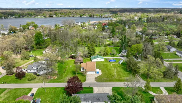 $413,900 | 7155 Bayview Road, Jackson, MI 49201