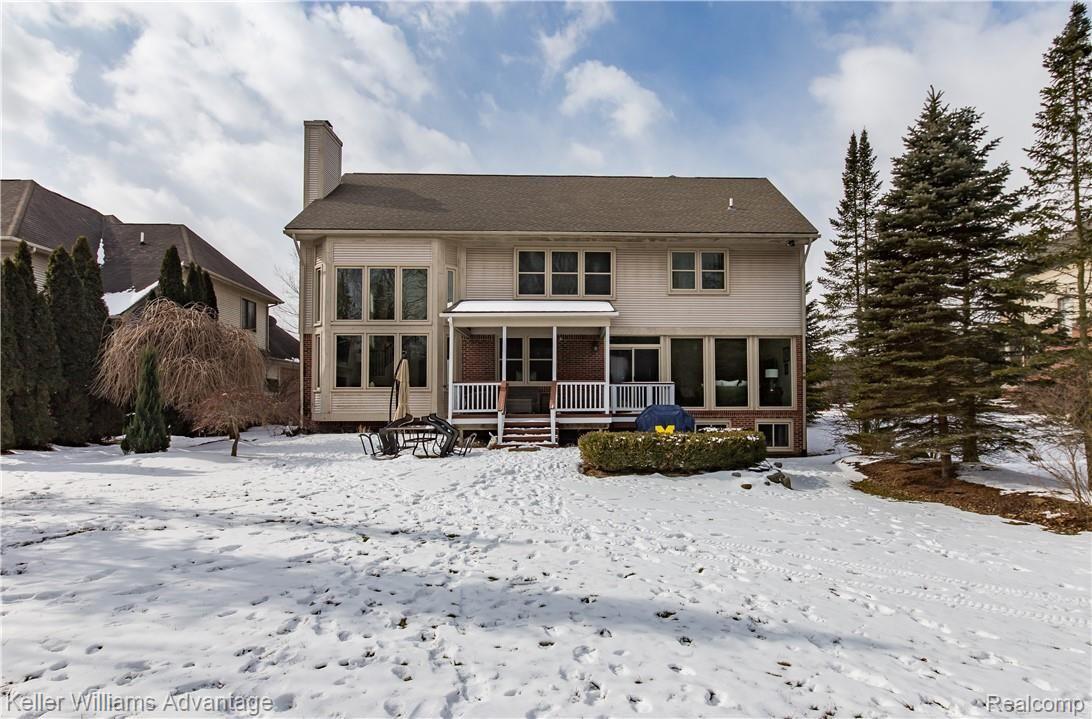 1381 Kentfield Drive Rochester, MI 48307 - Photo 2 of 72 Kentfield_1381_Back_07.jpg