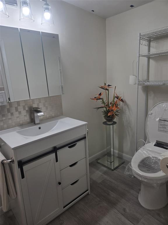 2321 Southwest 87th Terrace Davie, FL 33324 - Photo 6 of 8 intelligent bidet in 2nd bathroom