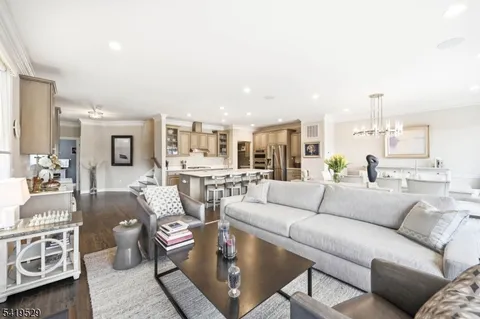 $1,395,000 | 11 Lee Drive, Morristown, NJ 07960