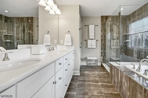 $1,395,000 | 11 Lee Drive, Morristown, NJ 07960