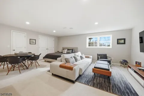 $1,395,000 | 11 Lee Drive, Morristown, NJ 07960