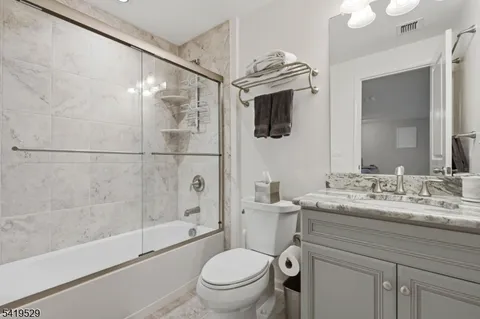 $1,395,000 | 11 Lee Drive, Morristown, NJ 07960