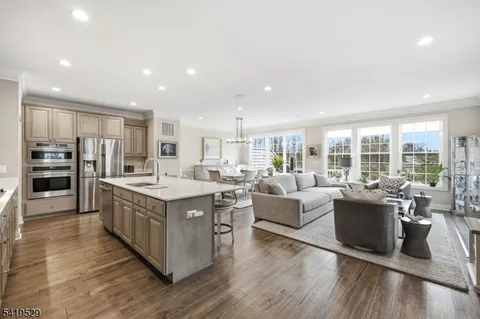 $1,395,000 | 11 Lee Drive, Morristown, NJ 07960