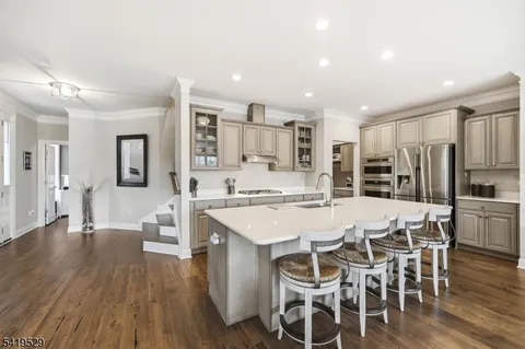 $1,395,000 | 11 Lee Drive, Morristown, NJ 07960