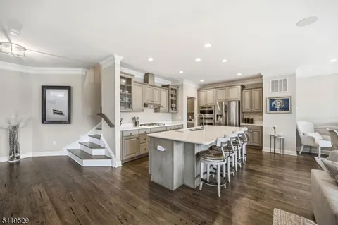 $1,395,000 | 11 Lee Drive, Morristown, NJ 07960