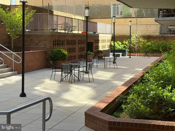 $2,400 | 1718 P Street Northwest, Unit 811, Washington, DC 20036