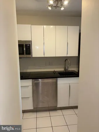 $2,400 | 1718 P Street Northwest, Unit 811, Washington, DC 20036