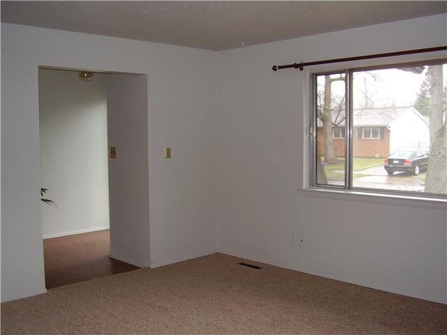 2492 Daily Road Columbus, OH 43232 - Photo 3 of 17 Gallery Image 3