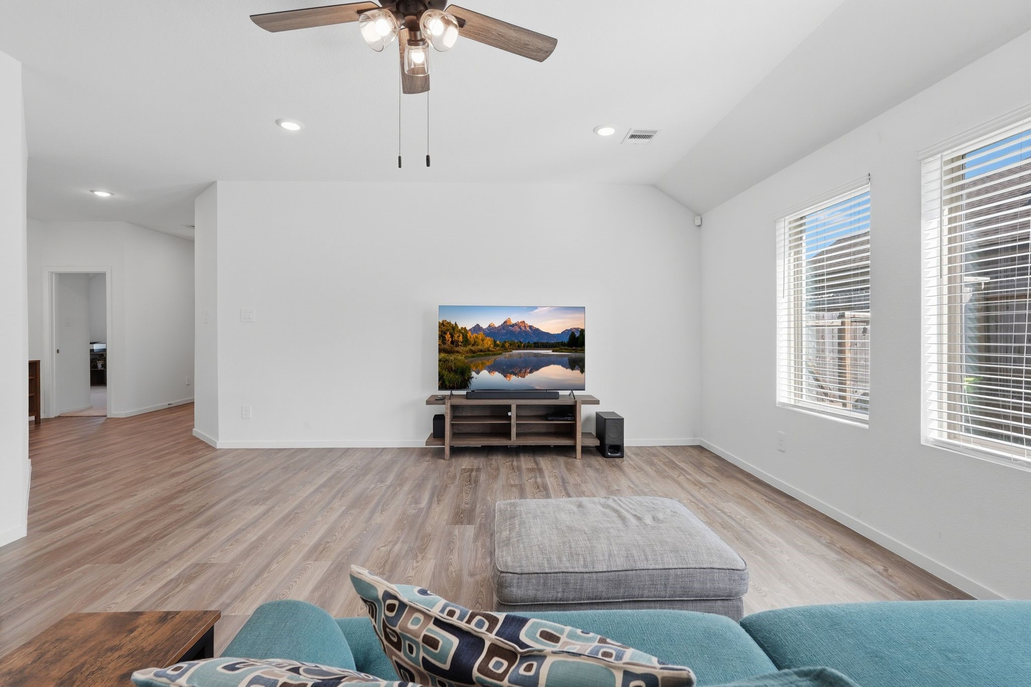 651 Spring Ashberry Court Magnolia, TX 77354 - Photo 7 of 30 Large living room