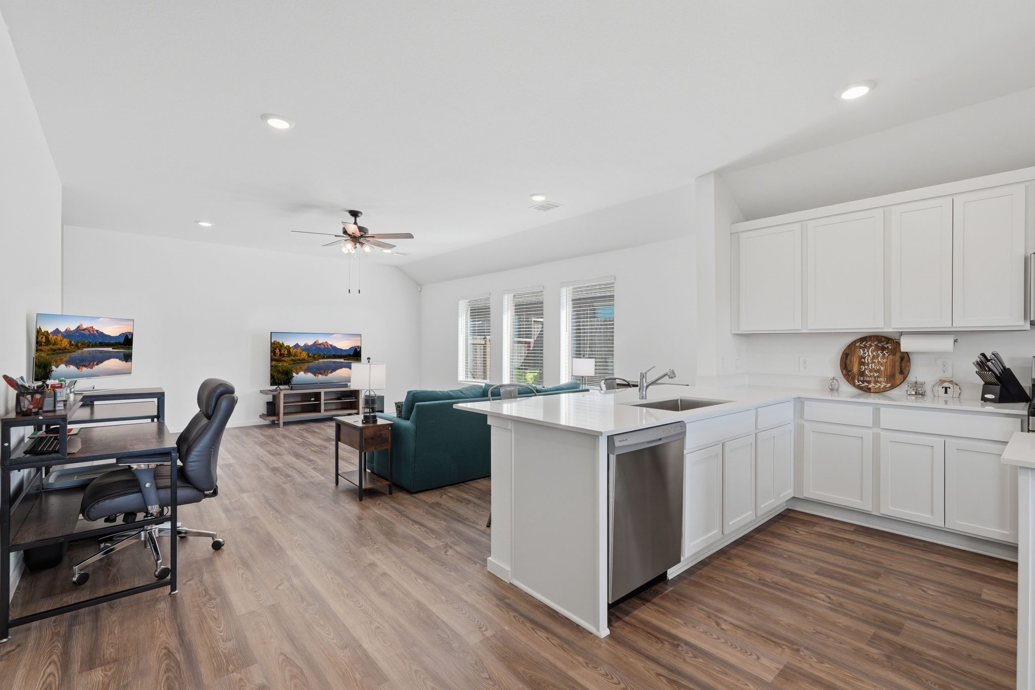 651 Spring Ashberry Court Magnolia, TX 77354 - Photo 9 of 30 Open concept