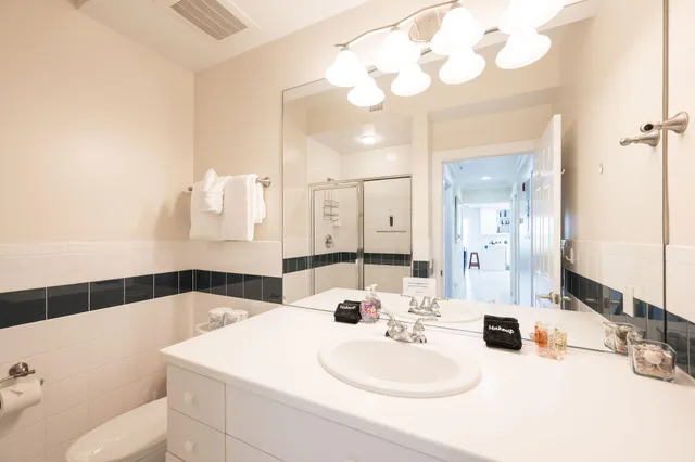 $1,290,000 | 5960 Peninsular Avenue, Unit 101, Stock Island, FL 33040