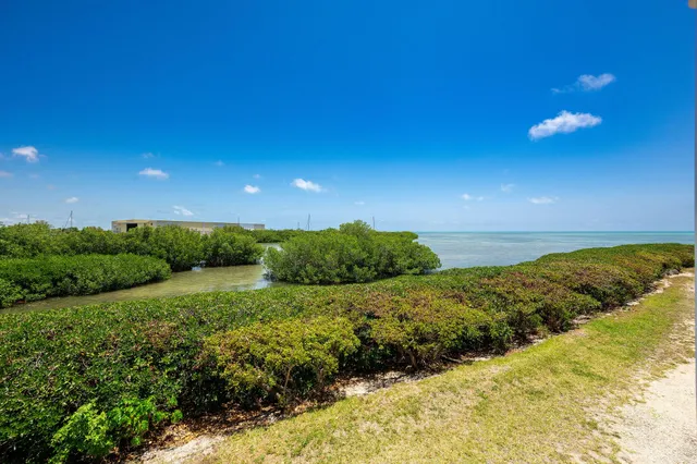 $1,290,000 | 5960 Peninsular Avenue, Unit 101, Stock Island, FL 33040