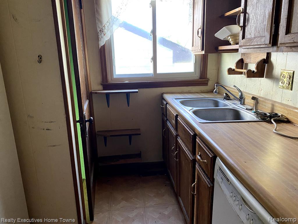 3037 Beach Road Port Huron, MI 48060 - Photo 24 of 30