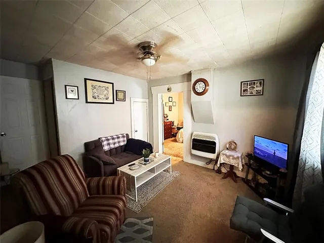 $137,500 | 124 West 3rd Avenue, Garnett, KS 66032