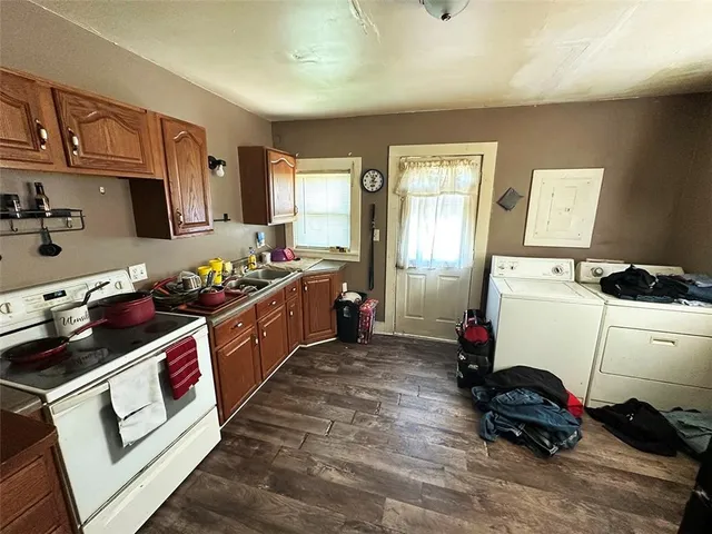 $137,500 | 124 West 3rd Avenue, Garnett, KS 66032