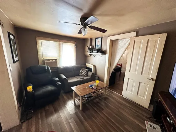 $137,500 | 124 West 3rd Avenue, Garnett, KS 66032