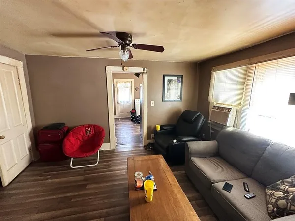 $137,500 | 124 West 3rd Avenue, Garnett, KS 66032