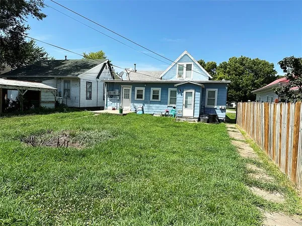 $137,500 | 124 West 3rd Avenue, Garnett, KS 66032