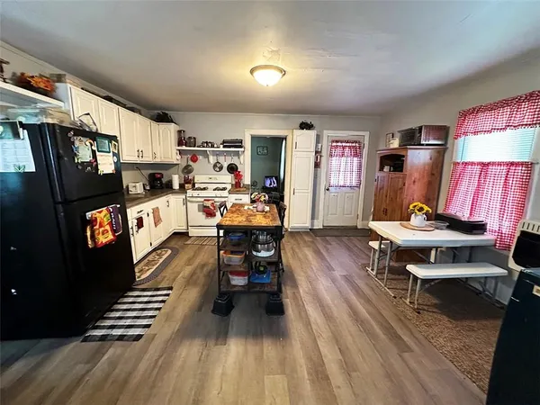 $137,500 | 124 West 3rd Avenue, Garnett, KS 66032