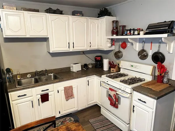 $137,500 | 124 West 3rd Avenue, Garnett, KS 66032