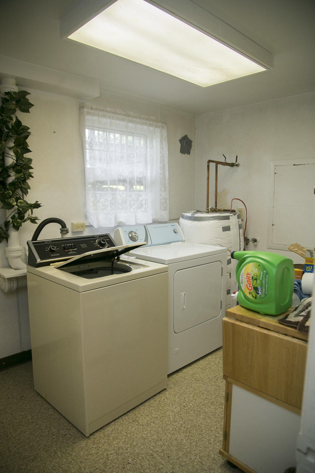 4405 Royalview Road Knoxville, TN 37921 - Photo 37 of 38 a utility room with dryer and washer