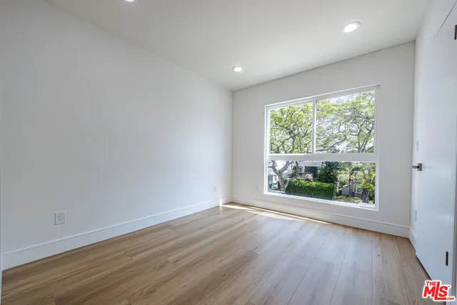 $4,579 | 2057 1/2 South Garth Avenue, Los Angeles, CA 90034