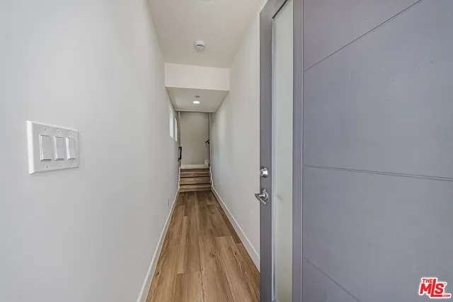 $4,579 | 2057 1/2 South Garth Avenue, Los Angeles, CA 90034