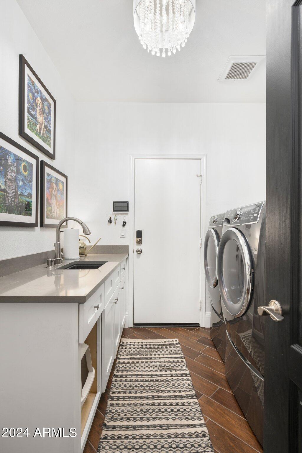7705 East Doubletree Ranch Road, Unit 38 Scottsdale, AZ 85258 - Photo 24 of 31 a bathroom with a sink and a mirror