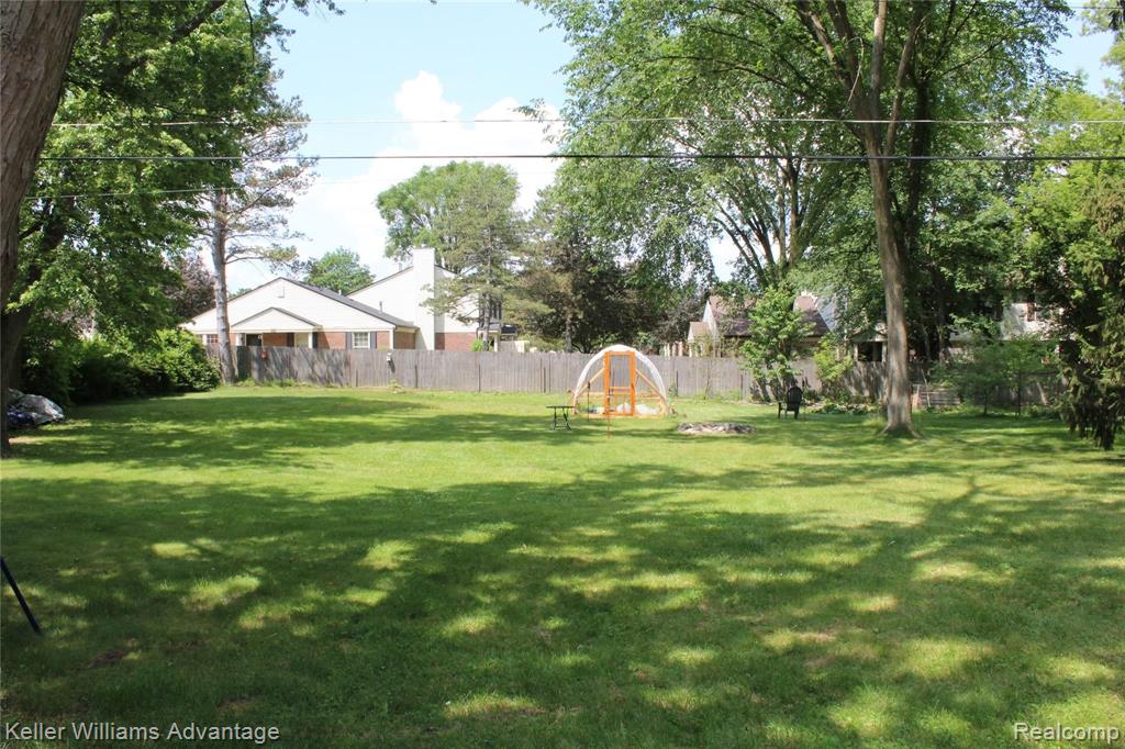 1309 Decker Road Walled Lake, MI 48390 - Photo 24 of 28