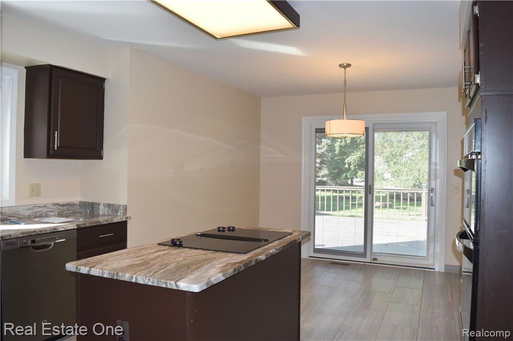 3544 Wedgewood Drive Rochester Hills, MI 48306 - Photo 6 of 26