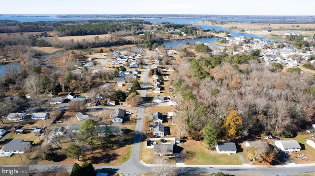 a picture of city view with lake view