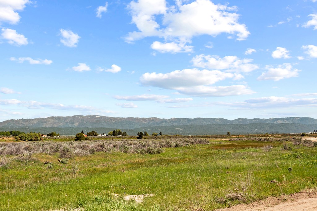 L10-b2 L10-b2 River, Unit 10 Cascade, ID 83611 - Photo 3 of 9 View Looking Southeast