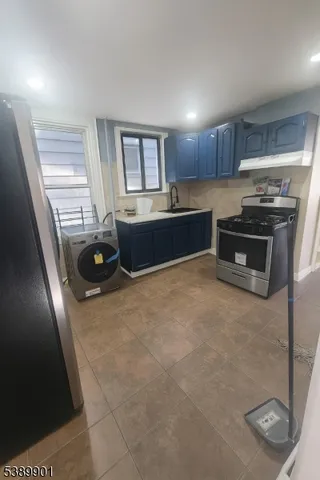 $1,700 | 374 Myrtle Avenue, Unit 1, Irvington, NJ 07111