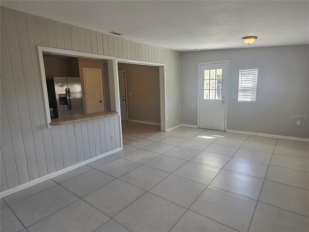 7000 Brentford Road Sarasota, FL 34241 - Photo 12 of 29 a view of an empty room with closet and a window