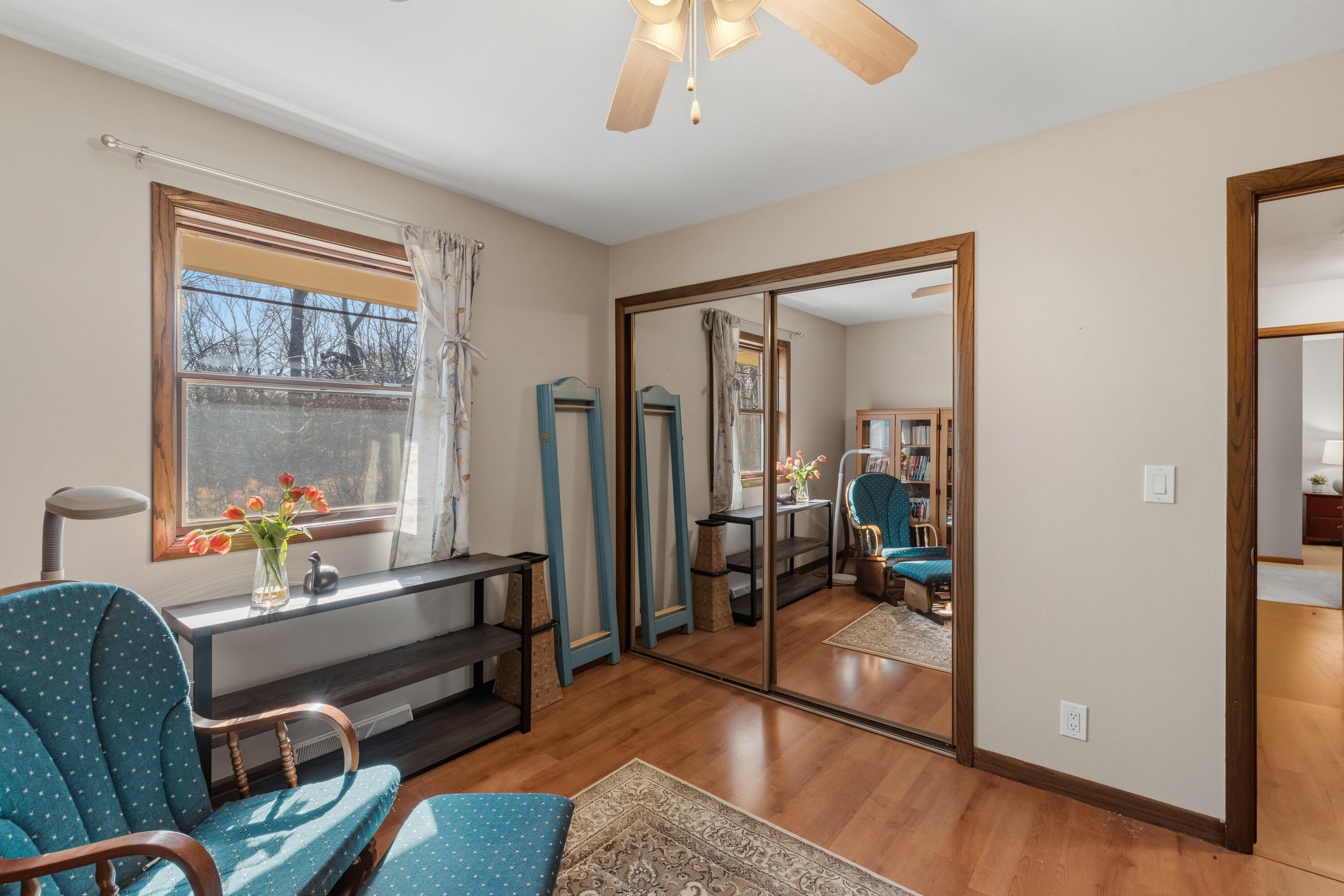 12785 West Bobwood Road New Berlin, WI 53151 - Photo 25 of 39 Mirrored Doors