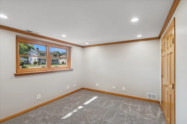 $415,000 | 1900 Burr Oak Lane, Lindenhurst, IL 60046