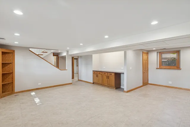 $415,000 | 1900 Burr Oak Lane, Lindenhurst, IL 60046