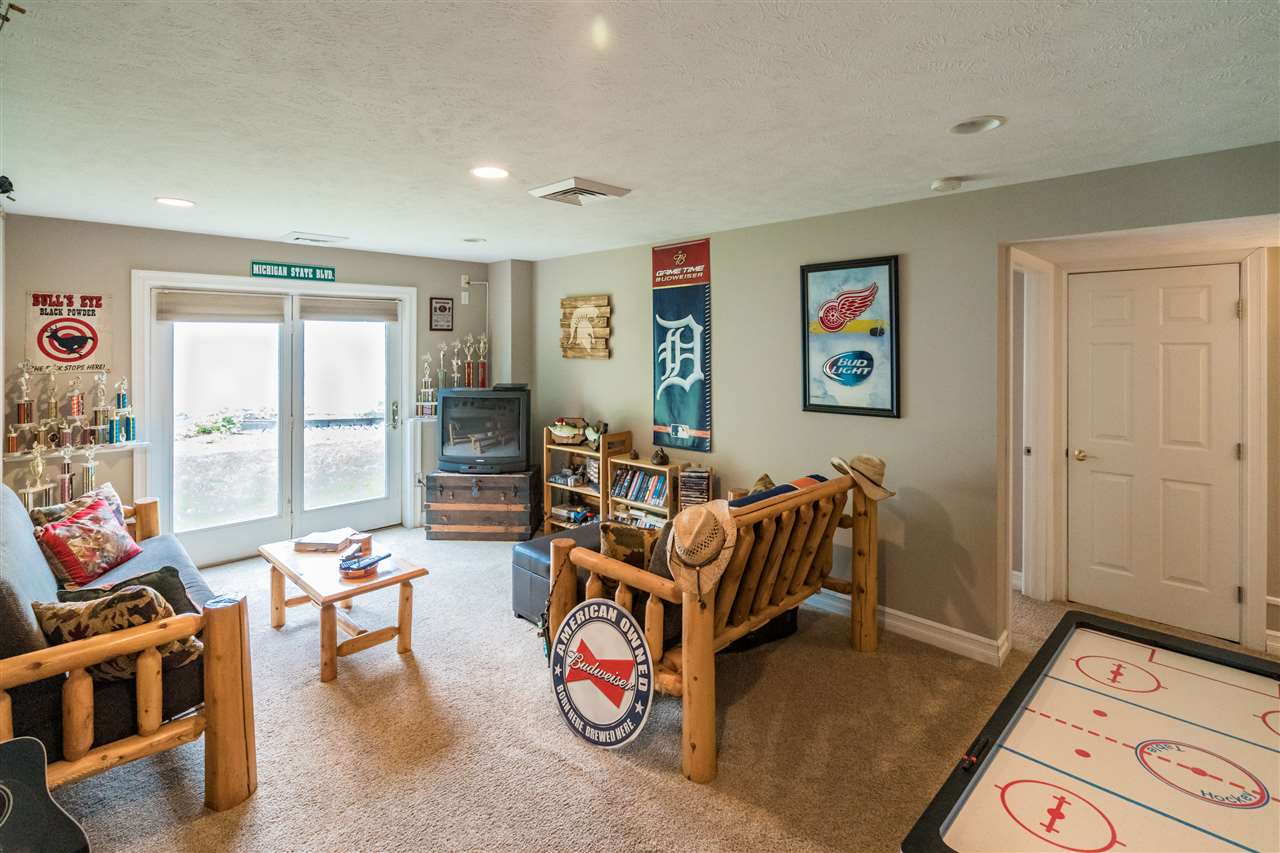 10836 Blue Ridge Lane Traverse City, MI 49684 - Photo 16 of 29 1866028-15.JPG