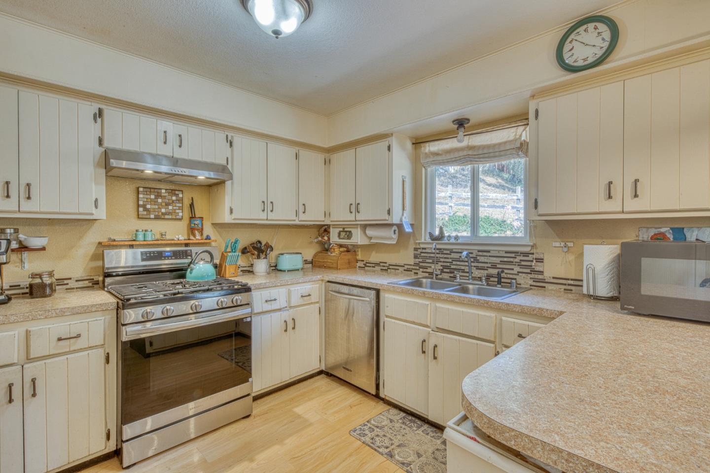 202 Carneros Road Aromas, CA 95004 - Photo 3 of 31 Gallery Image 3