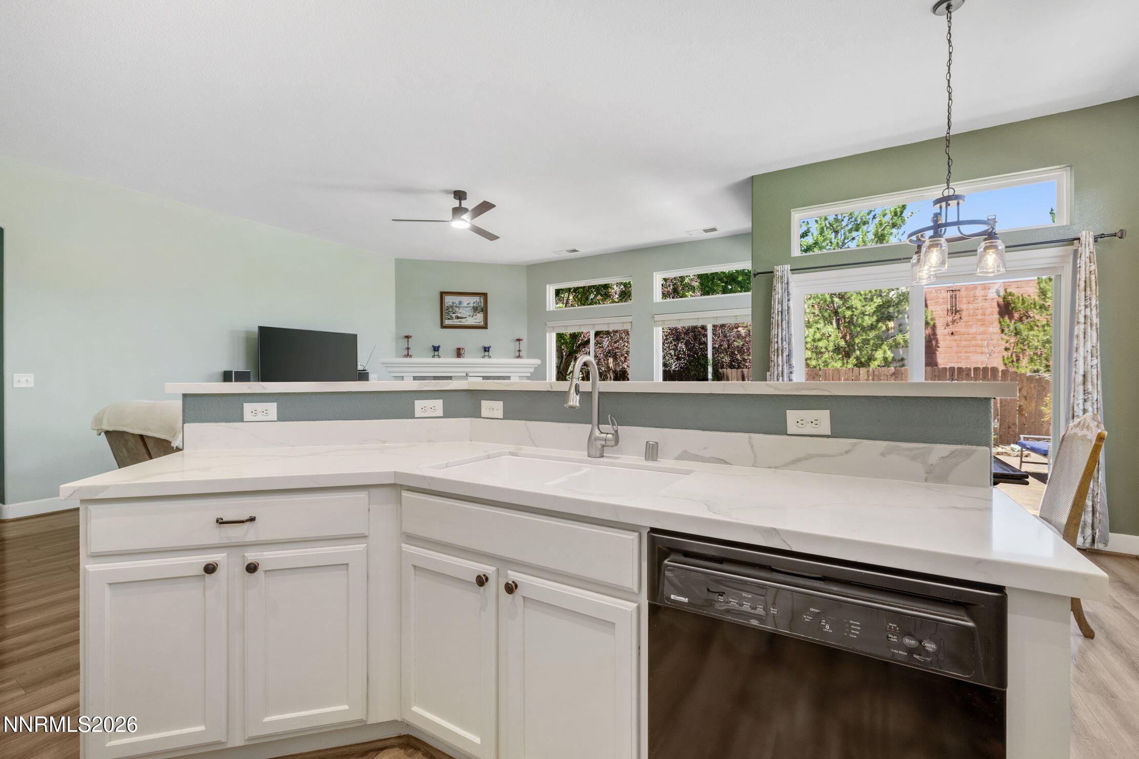 1064 Ridgefield Drive Carson City, NV 89706 - Photo 7 of 27 Kitchen