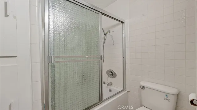 an empty room with window