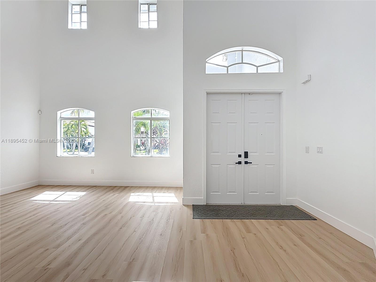 16491 Southwest 64th Terrace Miami, FL 33193 - Photo 5 of 48