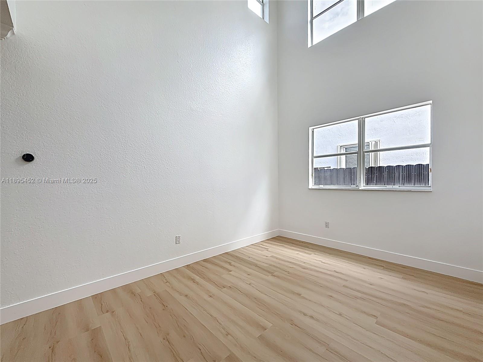 16491 Southwest 64th Terrace Miami, FL 33193 - Photo 10 of 48