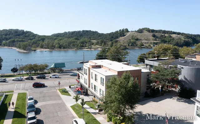 $1,150,000 | 218 South Harbor Drive, Unit 201, Grand Haven, MI 49417