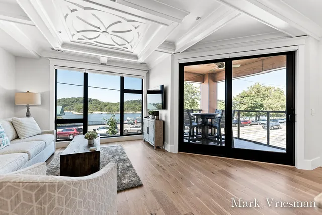 $1,150,000 | 218 South Harbor Drive, Unit 201, Grand Haven, MI 49417