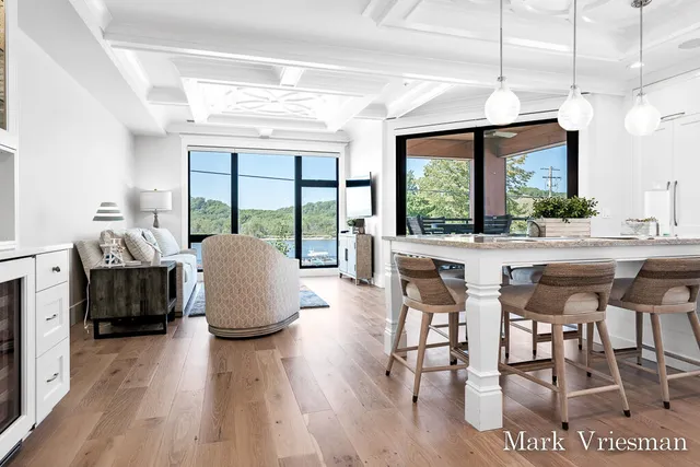 $1,150,000 | 218 South Harbor Drive, Unit 201, Grand Haven, MI 49417