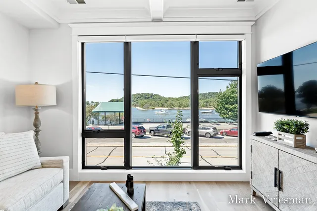 $1,150,000 | 218 South Harbor Drive, Unit 201, Grand Haven, MI 49417